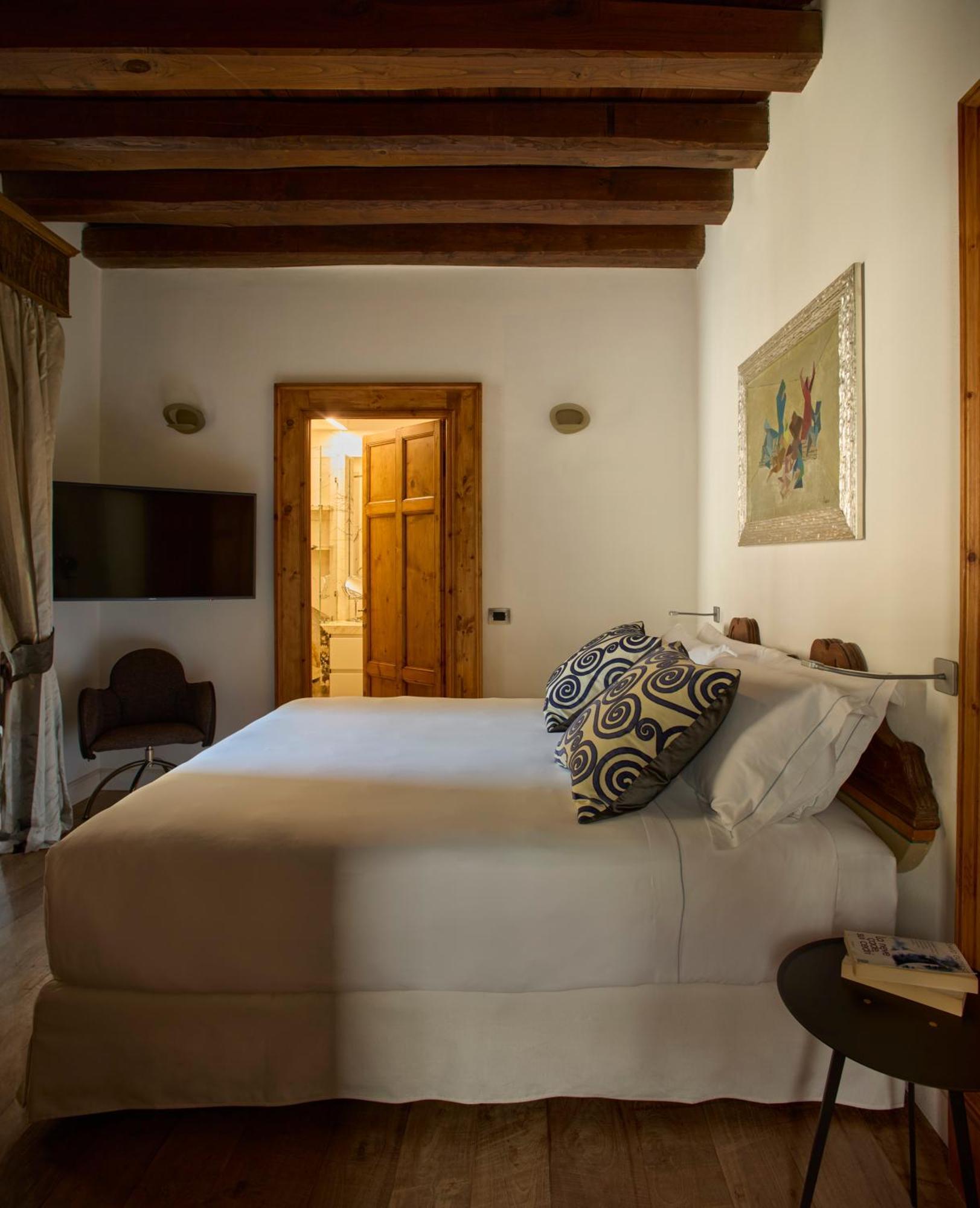 Palazzo Delle Pietre - Luxury Apartments Rome Bagian luar foto